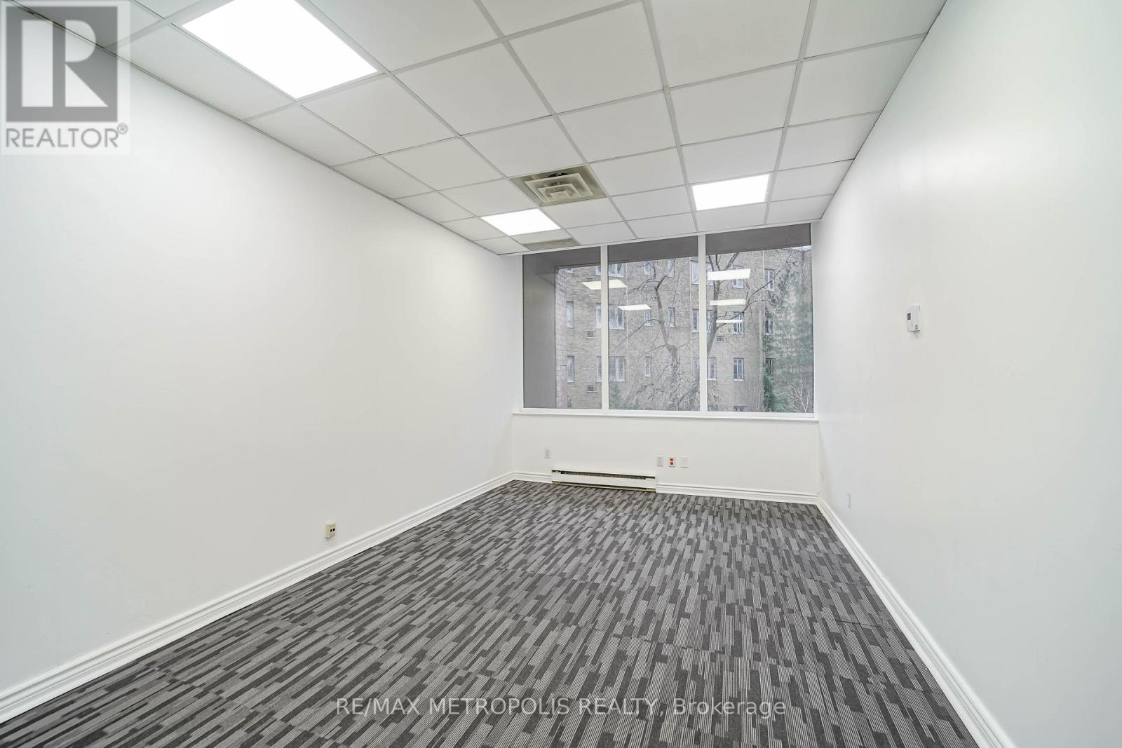 320 - 1033 Bay Street Property Photo 10