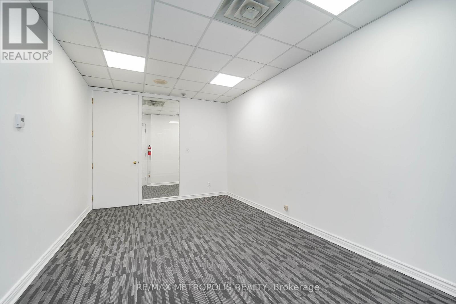 320 - 1033 Bay Street Property Photo 16