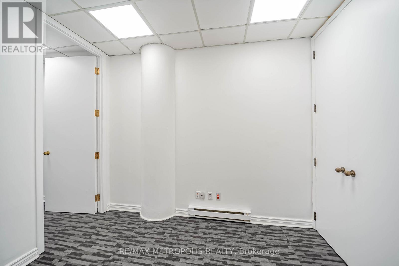 320 - 1033 Bay Street Property Photo 17