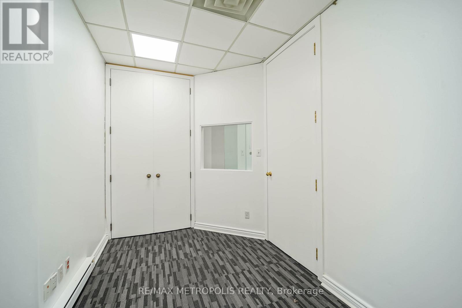 320 - 1033 Bay Street Property Photo 21