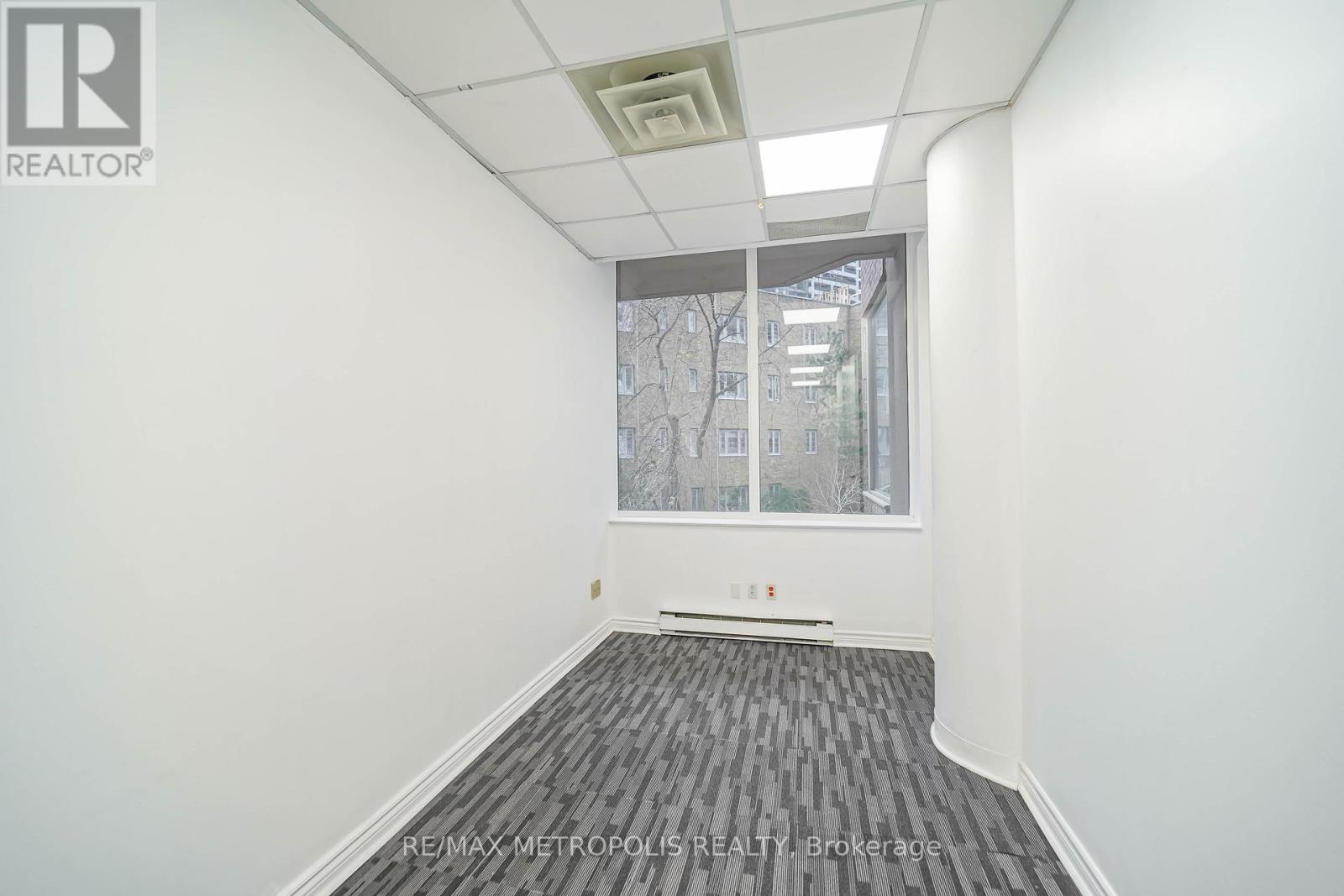 320 - 1033 Bay Street Property Photo 22