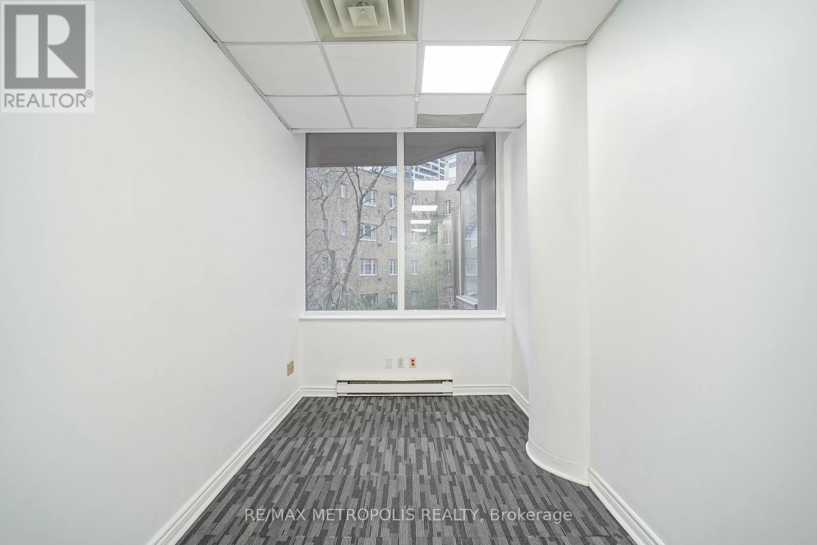 320 - 1033 Bay Street Property Photo 23