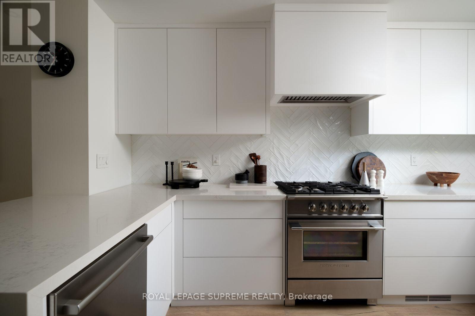 251 Crawford Street Property Photo 9