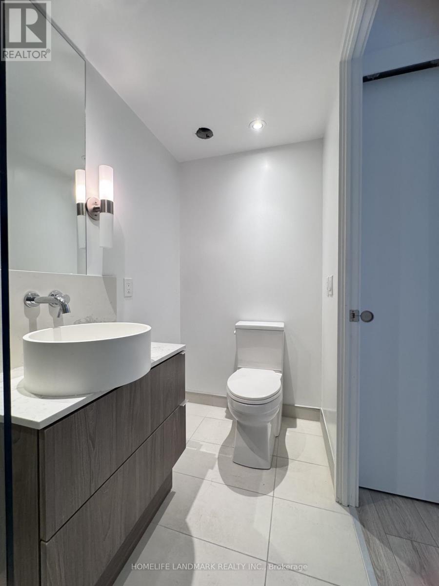 2211 - 161 Roehampton Avenue Property Photo 7