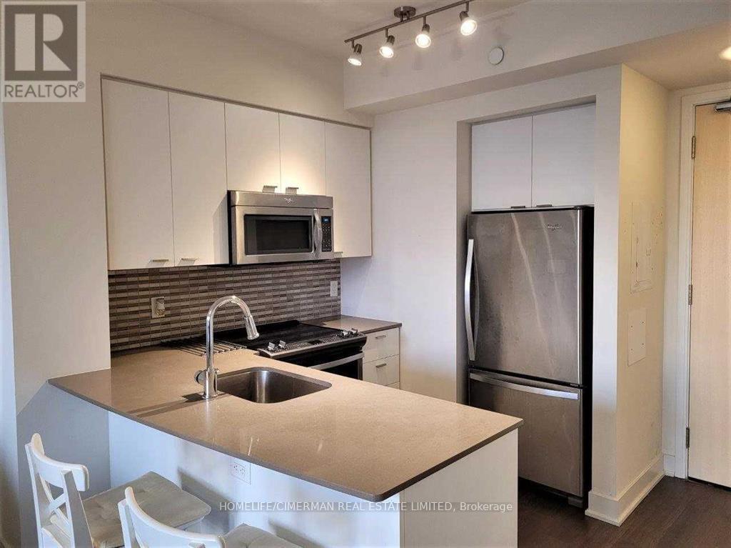 2603 - 30 Roehampton Avenue E Property Photo 6
