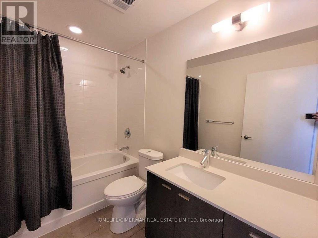 2603 - 30 Roehampton Avenue E Property Photo 8