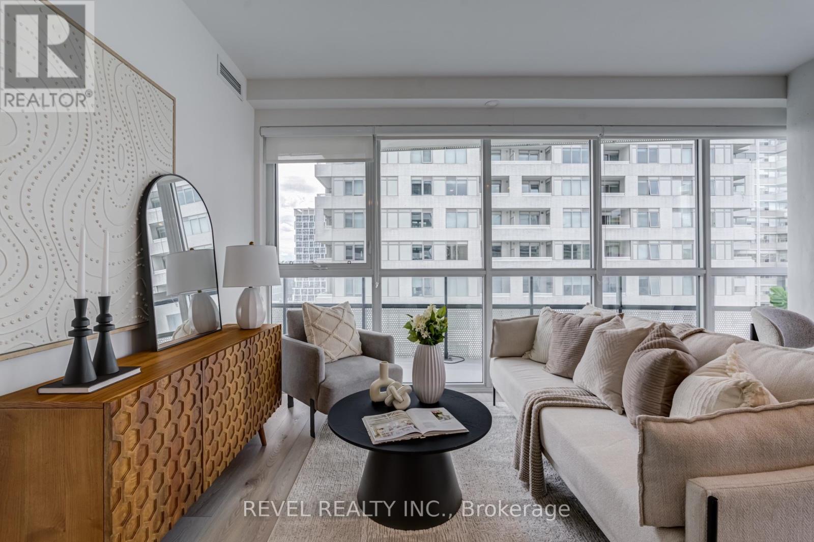 1107 - 11 LILLIAN STREET Property Photo 1
