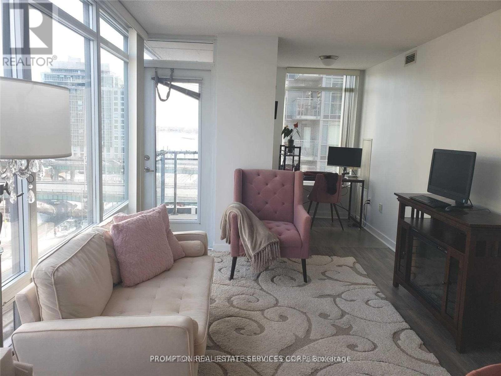817 - 15 Brunel Court Property Photo 5