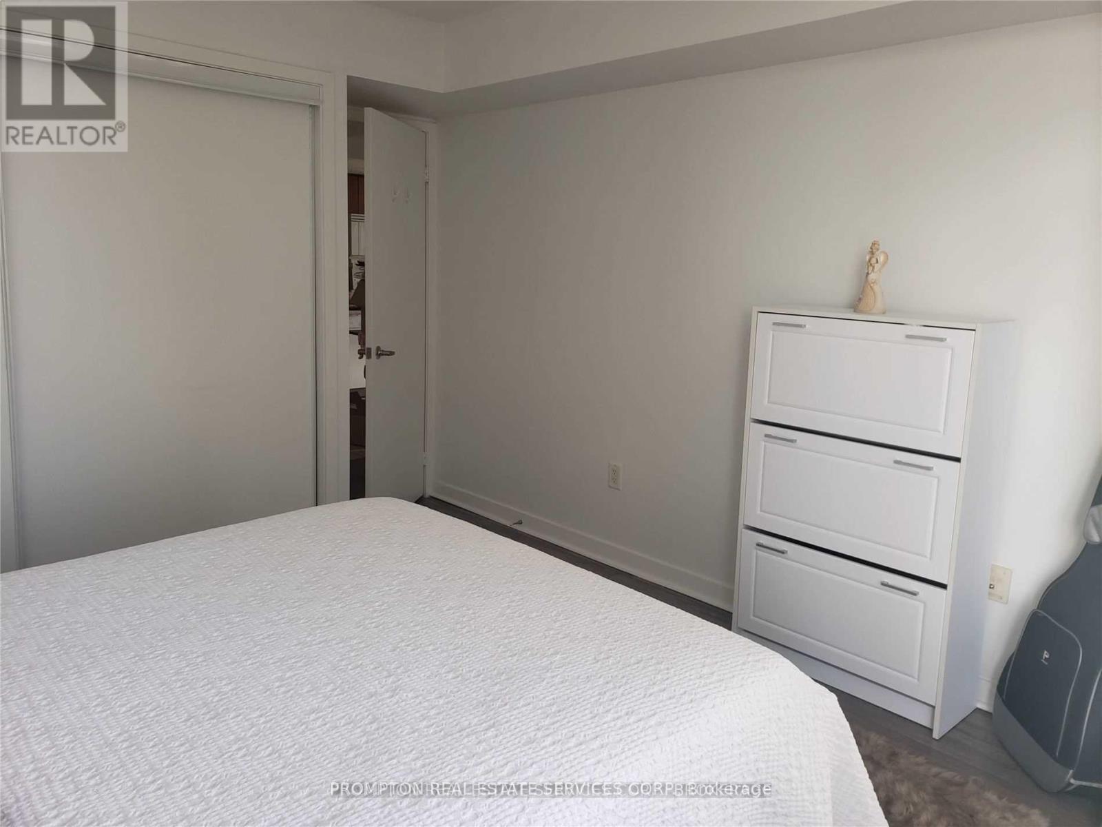 817 - 15 Brunel Court Property Photo 7