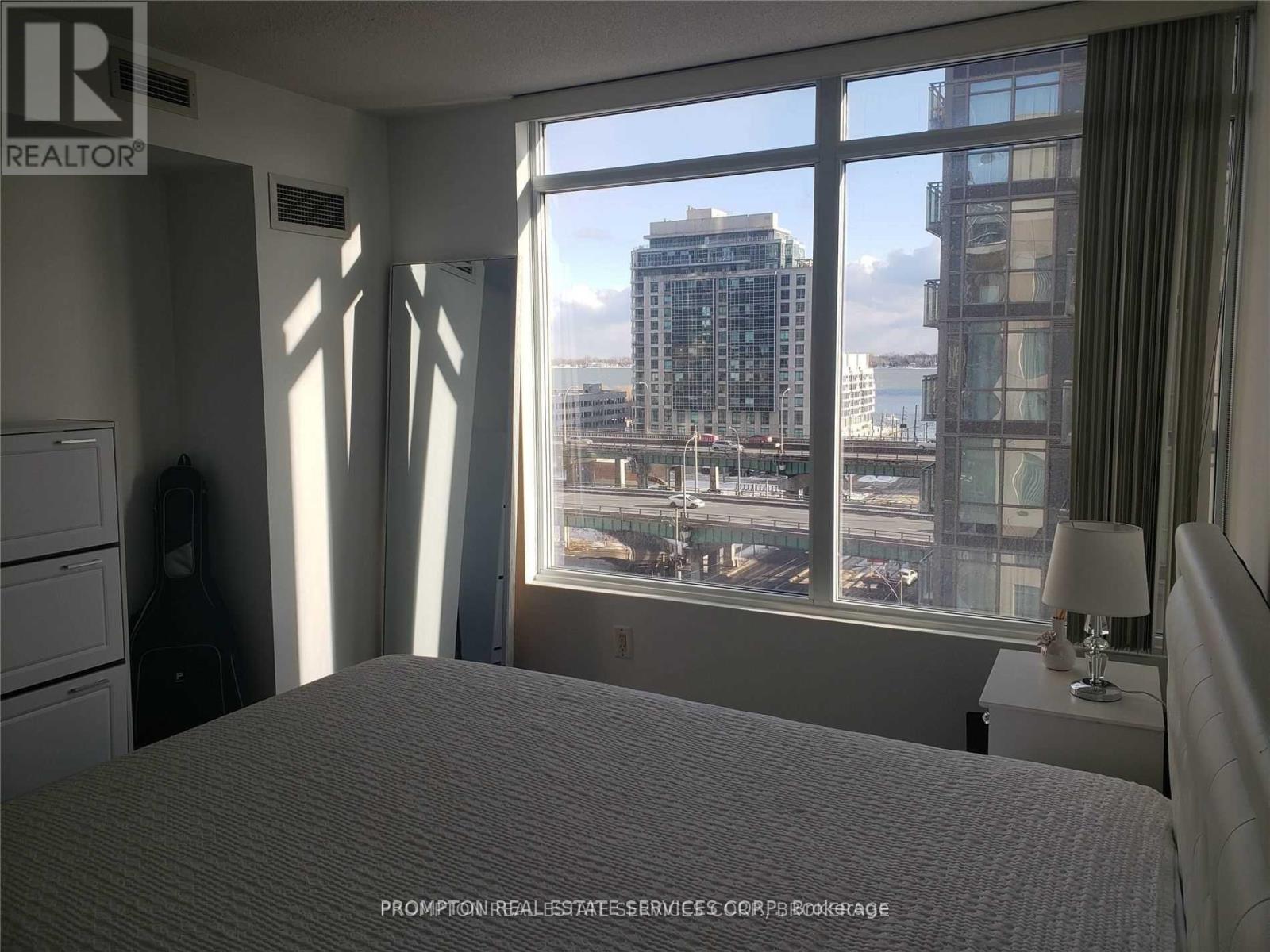 817 - 15 Brunel Court Property Photo 9