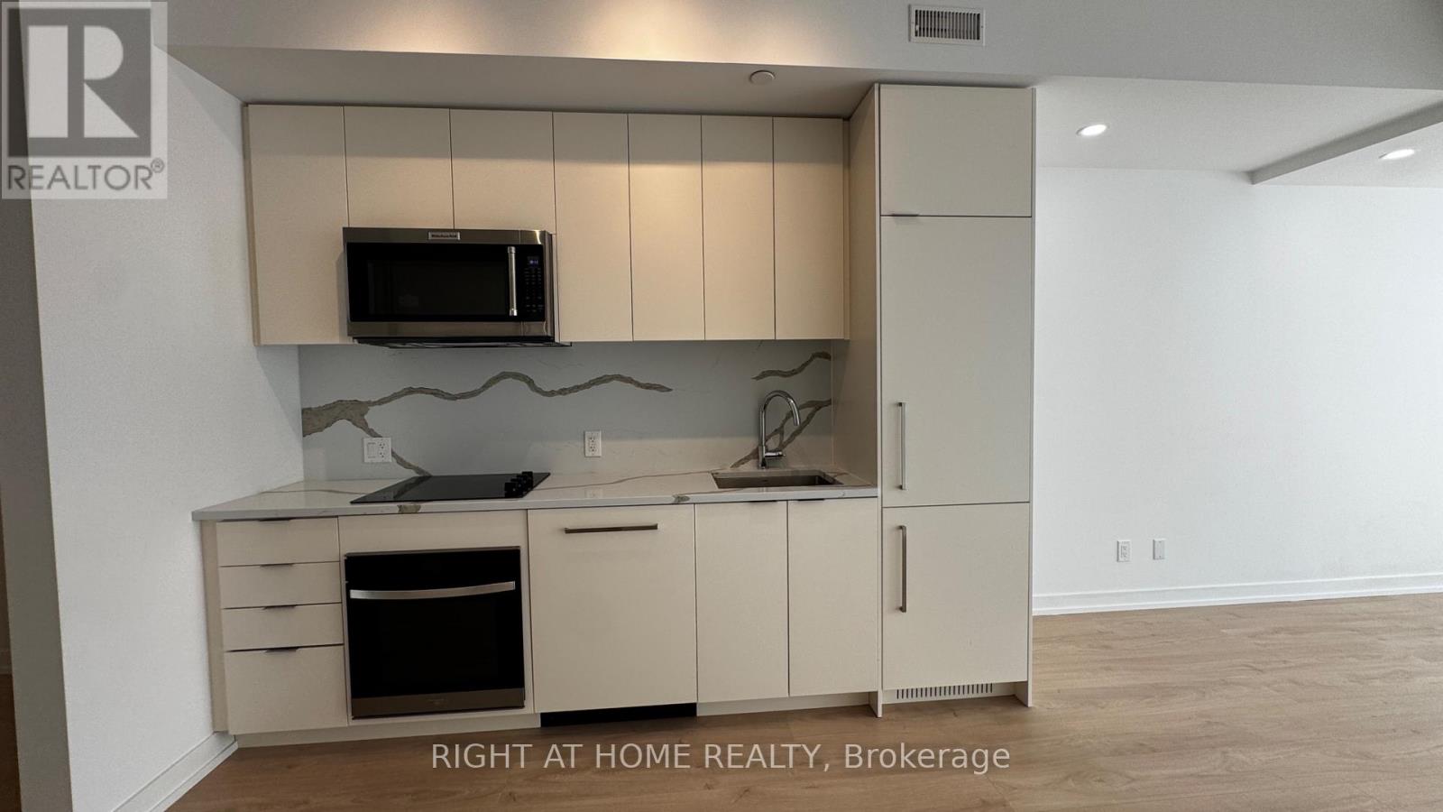 419 - 181 Sheppard Avenue E Property Photo 17