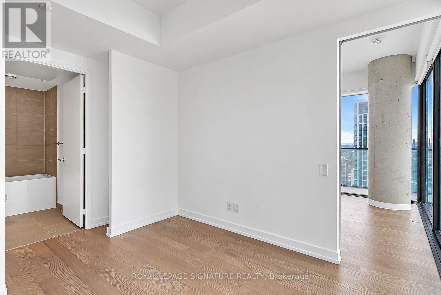 3604 - 161 Roehampton Avenue Property Photo 12
