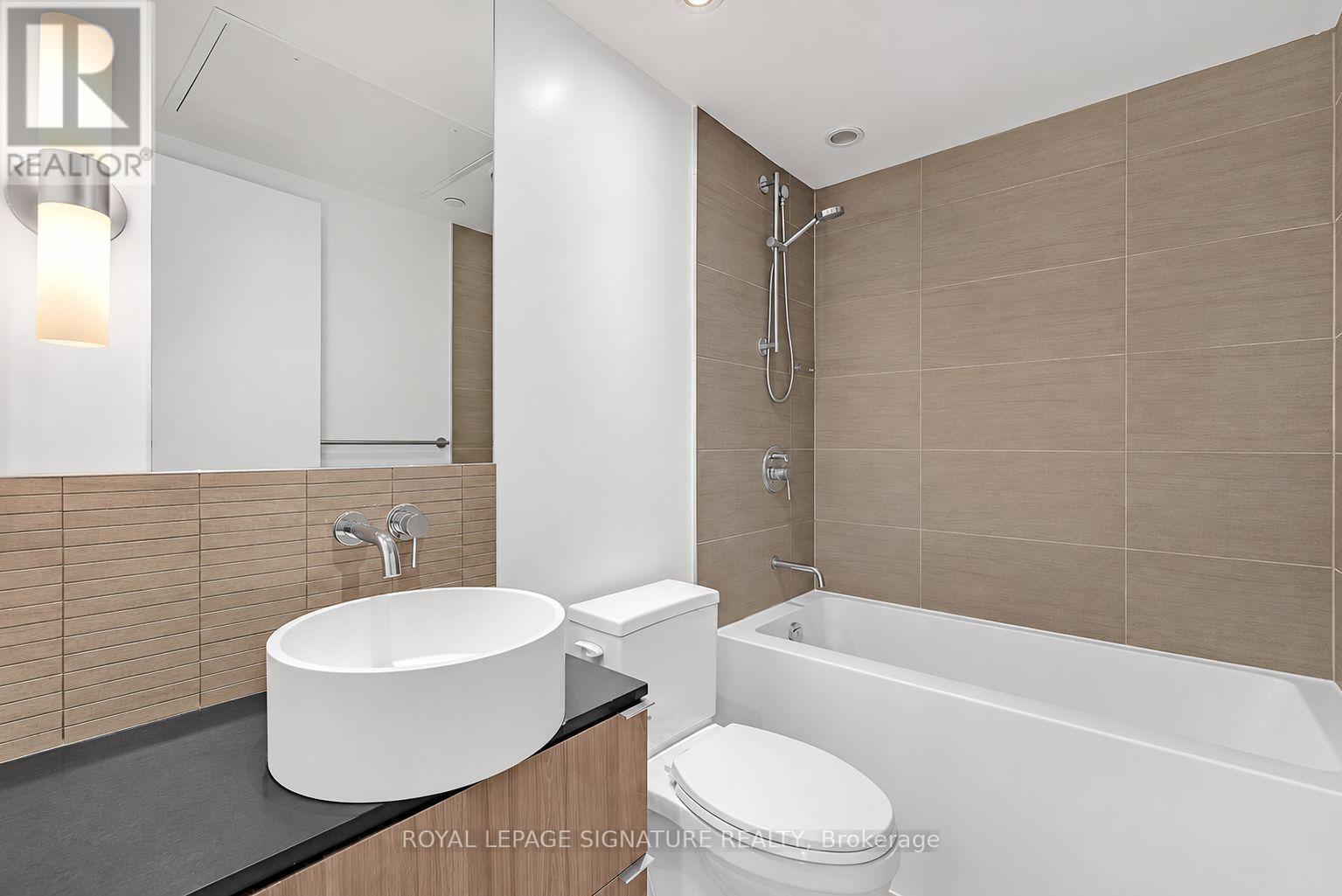 3604 - 161 Roehampton Avenue Property Photo 13
