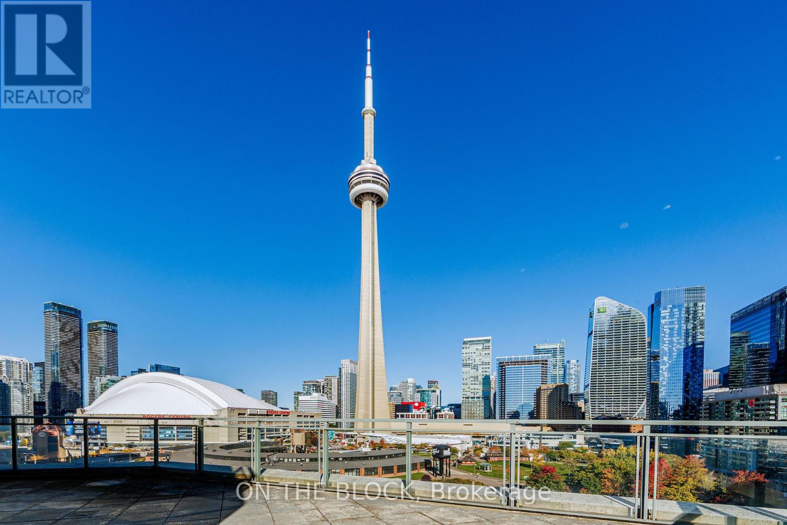 1515 - 230 Queens Quay W Property Photo 1