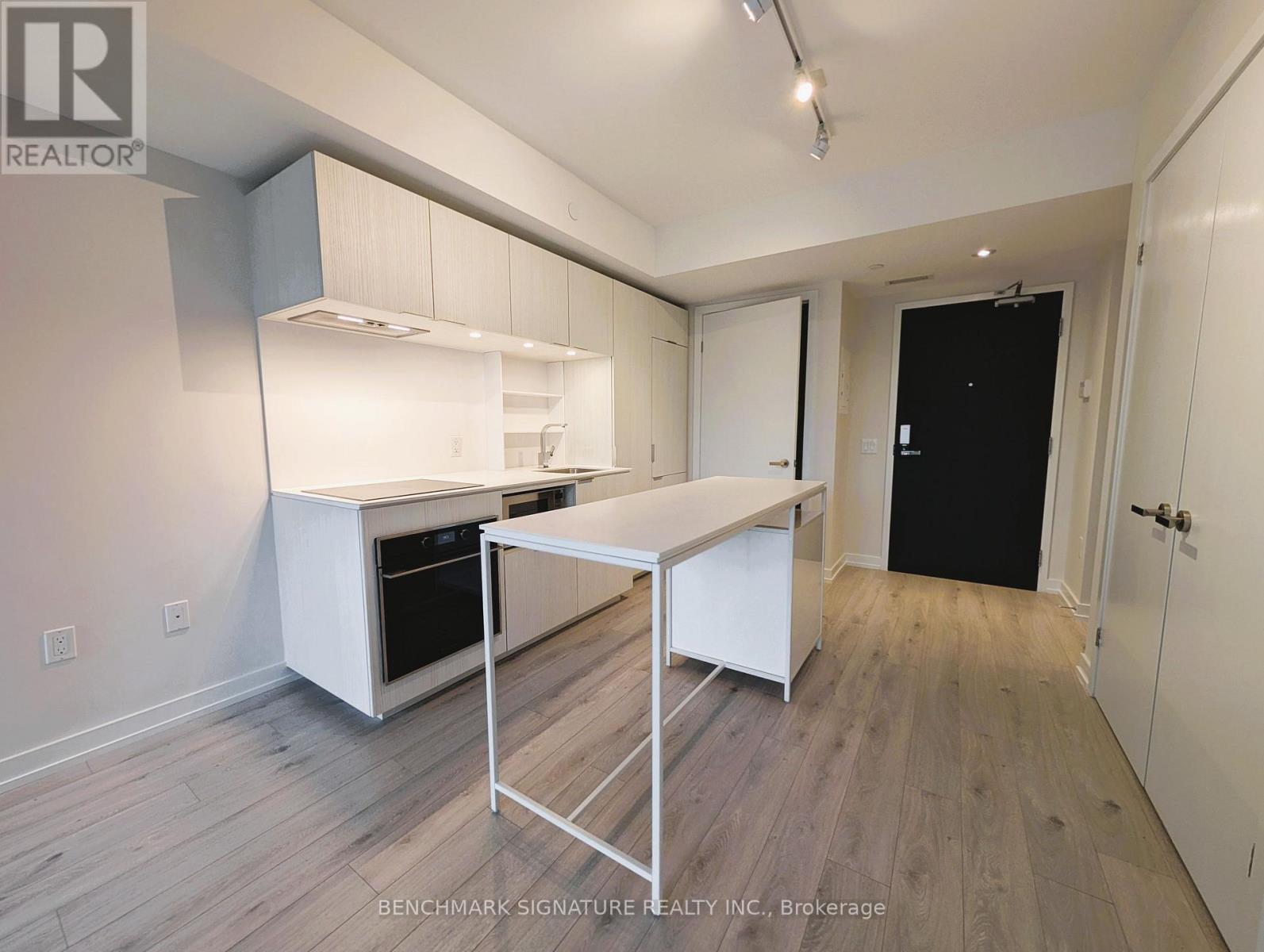 1812 - 77 Shuter Street Property Photo 2