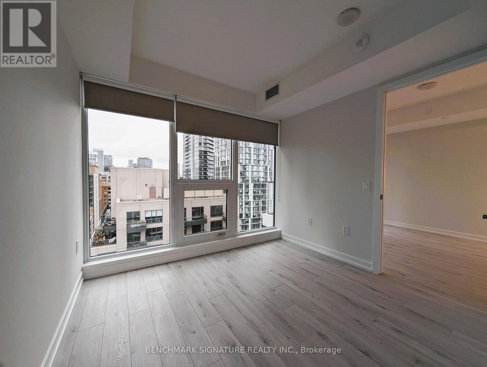 1812 - 77 Shuter Street Property Photo 11