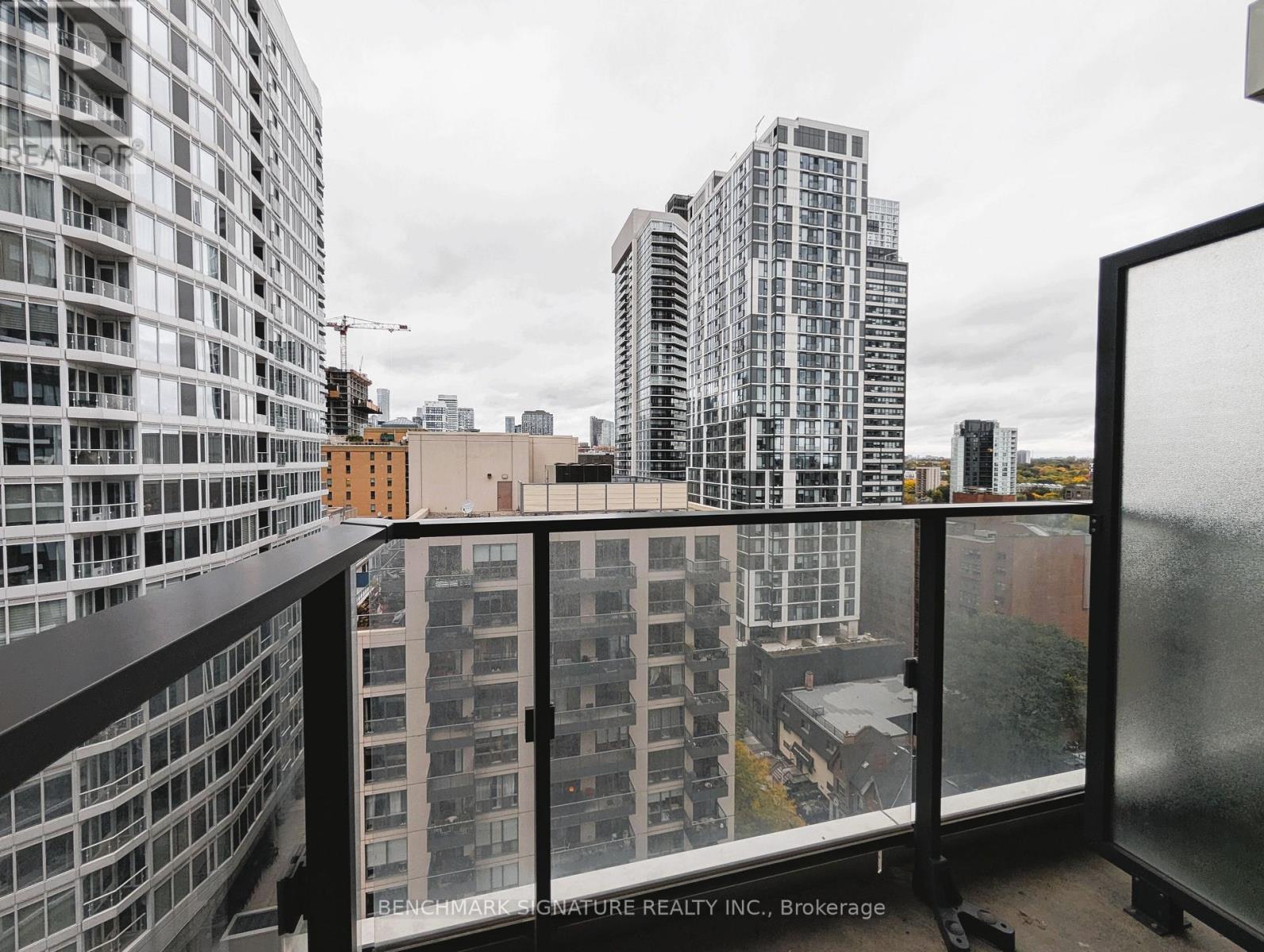 1812 - 77 Shuter Street Property Photo 12