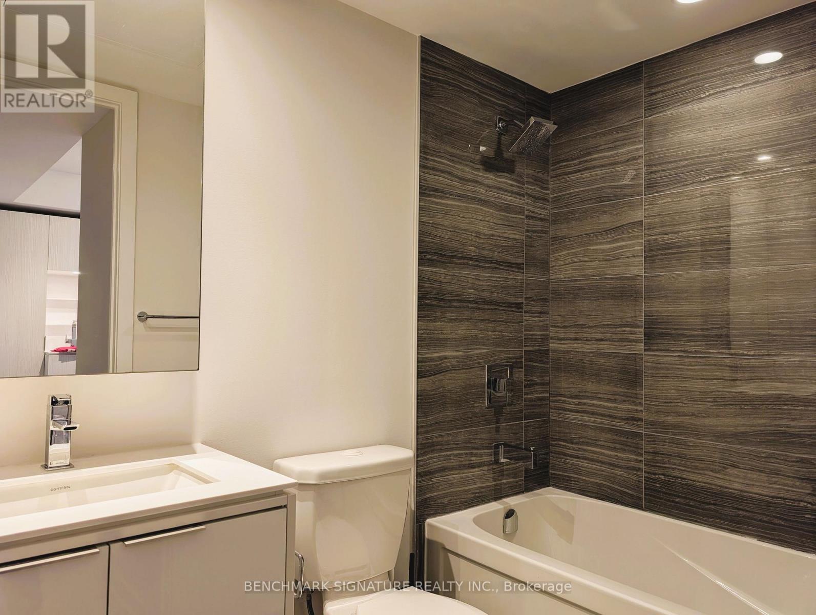 1812 - 77 Shuter Street Property Photo 16