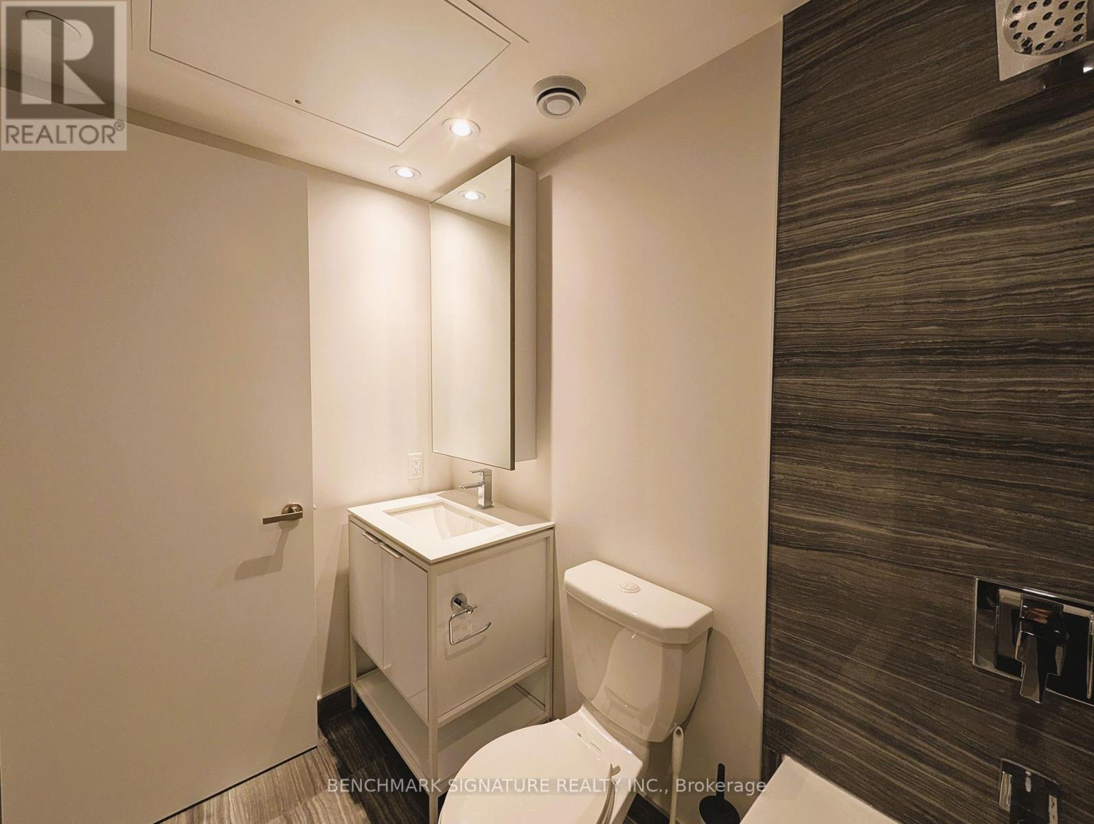 1812 - 77 Shuter Street Property Photo 17
