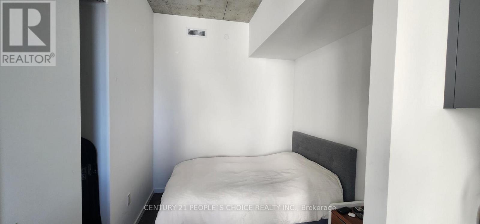 614 - 21 Lawren Harris Square Property Photo 7