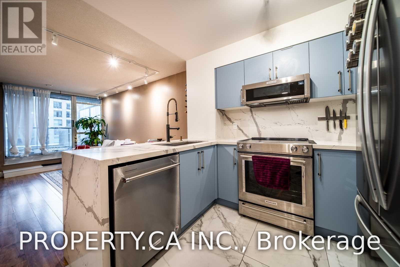 318 - 219 Fort York Boulevard Property Photo 2