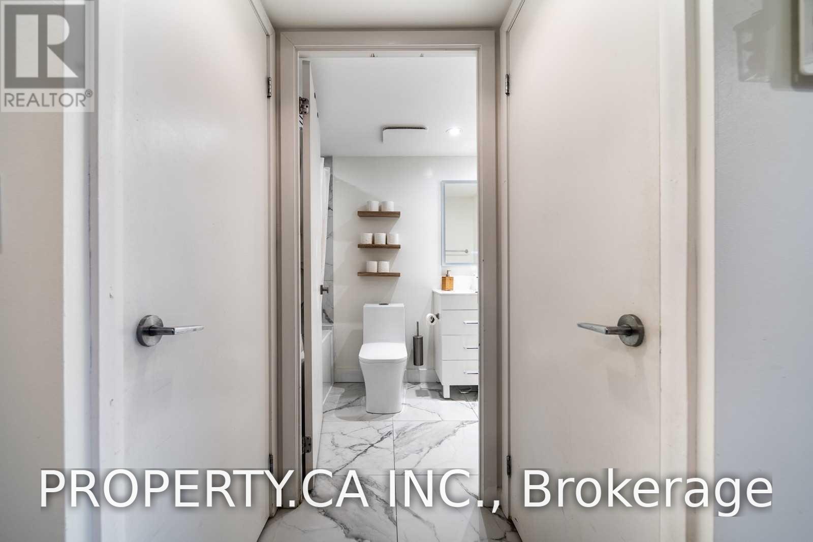 318 - 219 Fort York Boulevard Property Photo 10