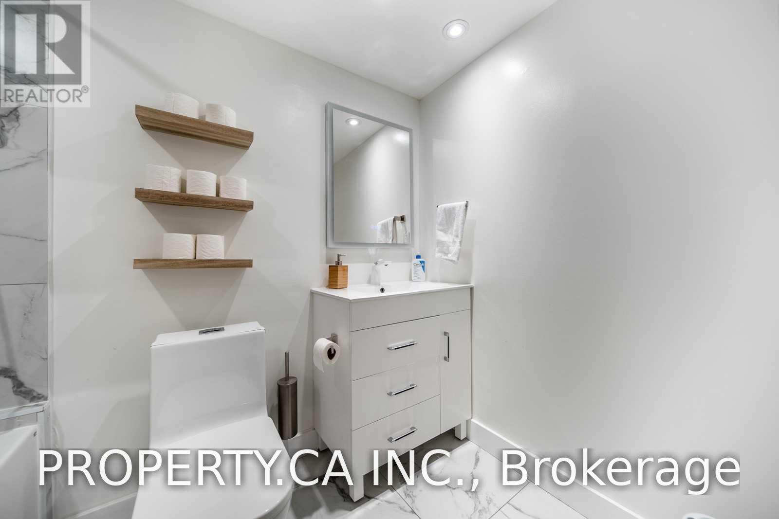 318 - 219 Fort York Boulevard Property Photo 11