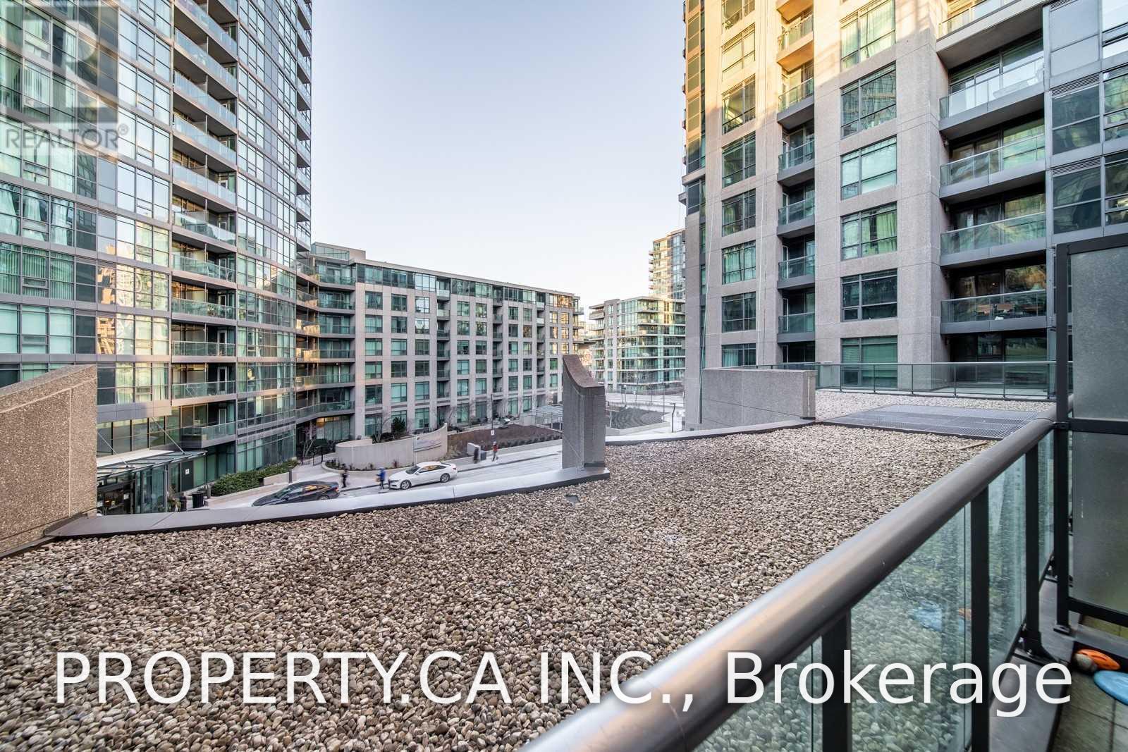 318 - 219 Fort York Boulevard Property Photo 21