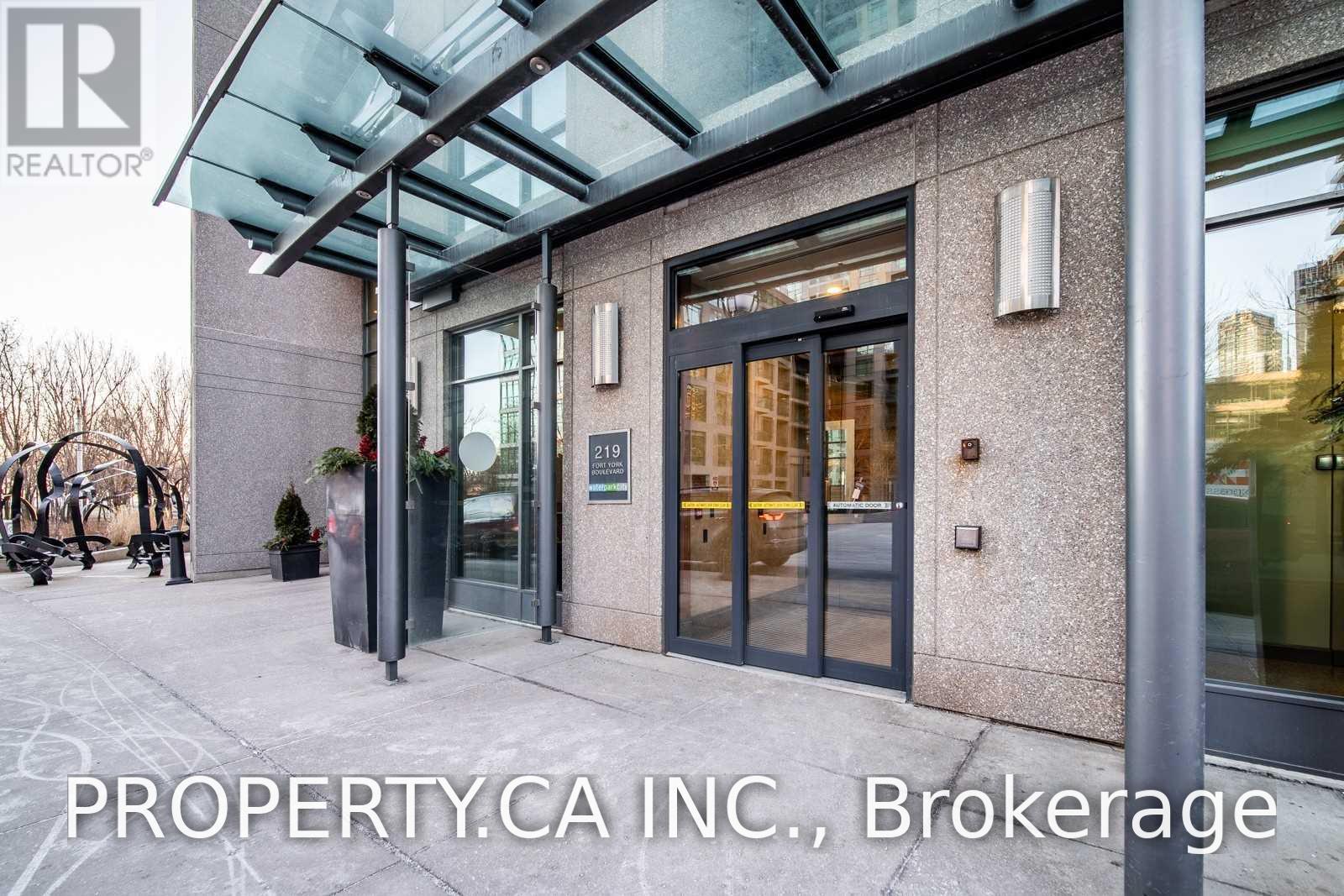 318 - 219 Fort York Boulevard Property Photo 23