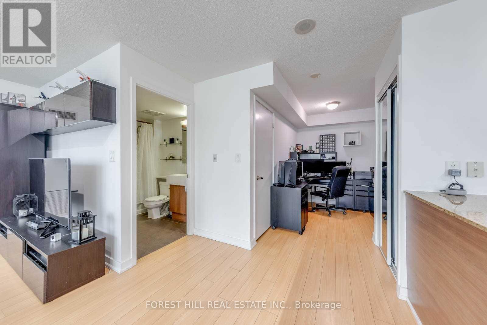 1006 - 11 Brunel Court Property Photo 3