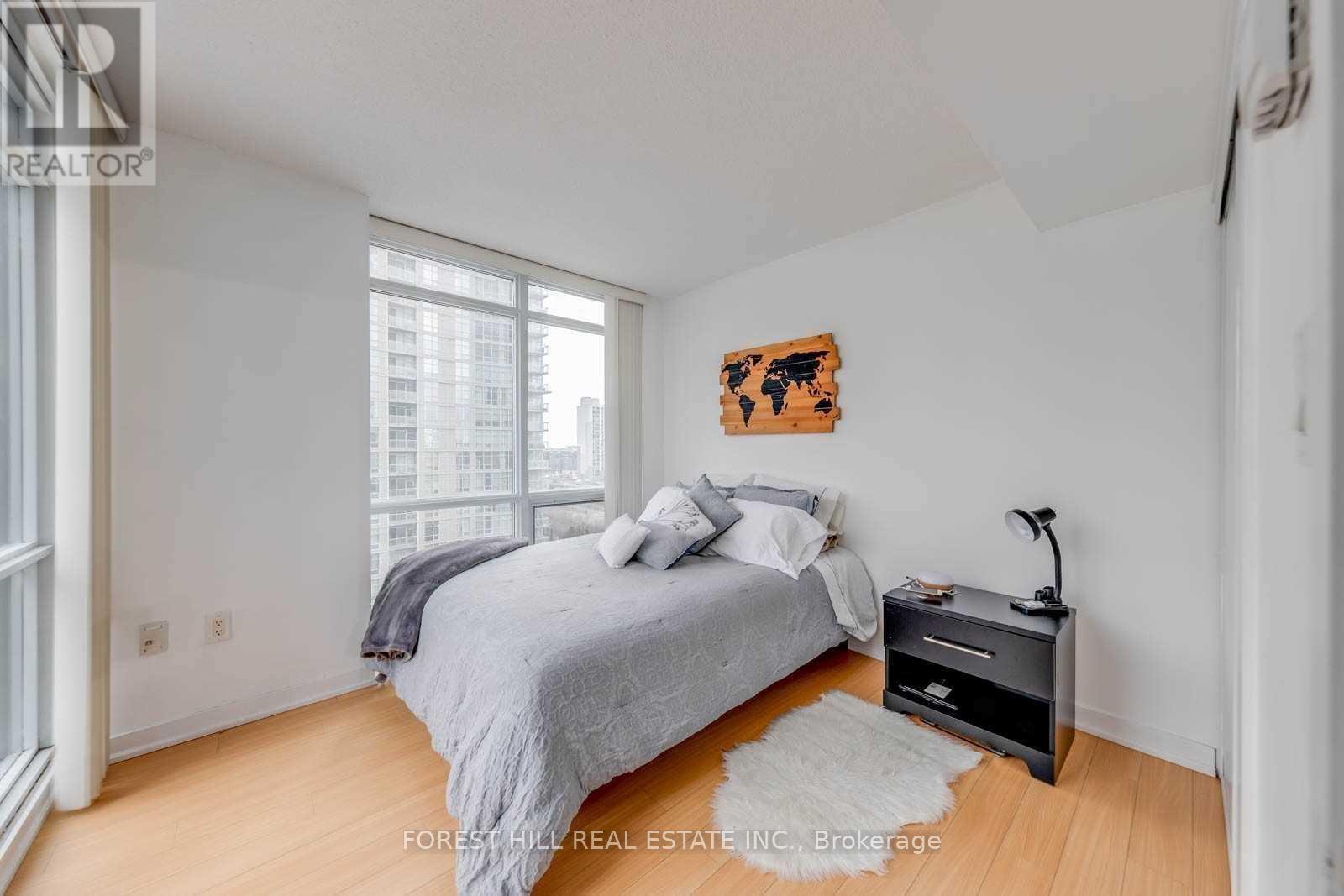 1006 - 11 Brunel Court Property Photo 4