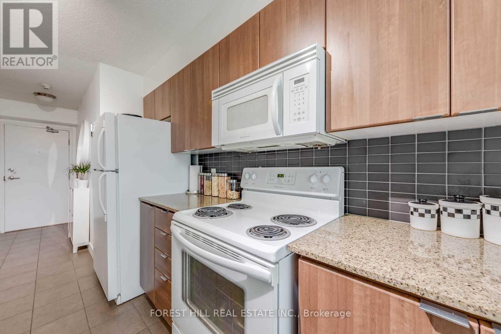 1006 - 11 Brunel Court Property Photo 11