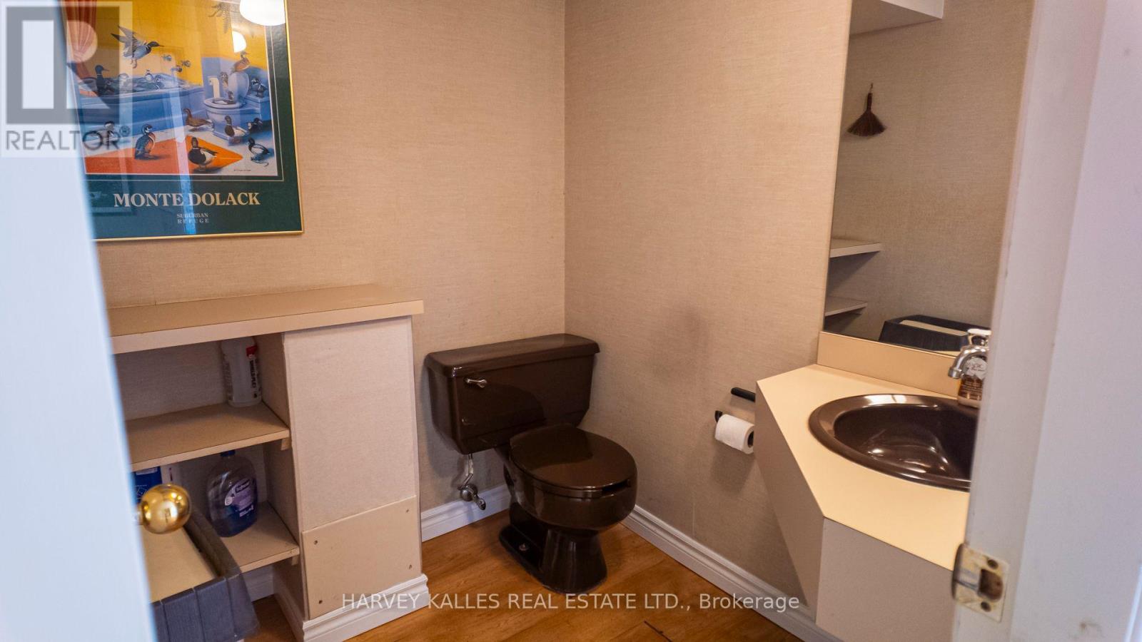 137 Sheppard Avenue E Property Photo 14