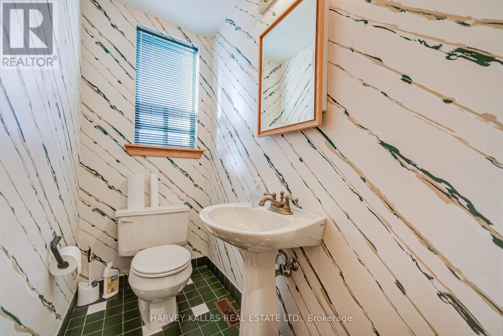 137 Sheppard Avenue E Property Photo 22