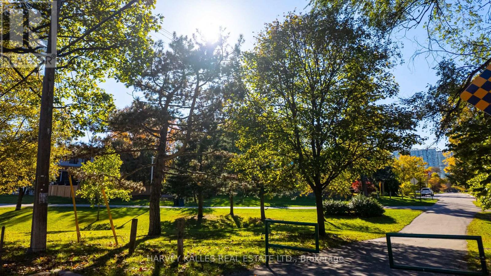 137 Sheppard Avenue E Property Photo 24