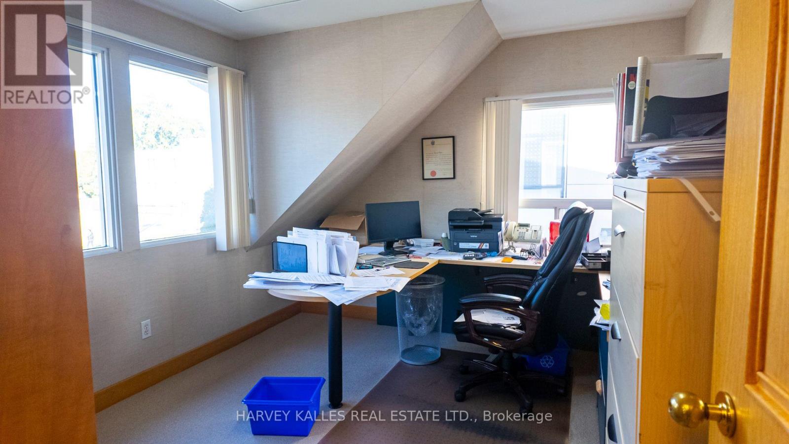 137 Sheppard Avenue E Property Photo 28