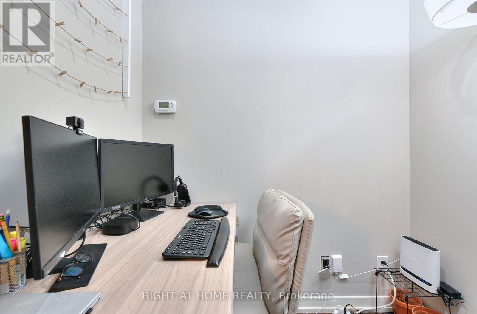 422 - 95 Bathurst Street Property Photo 22