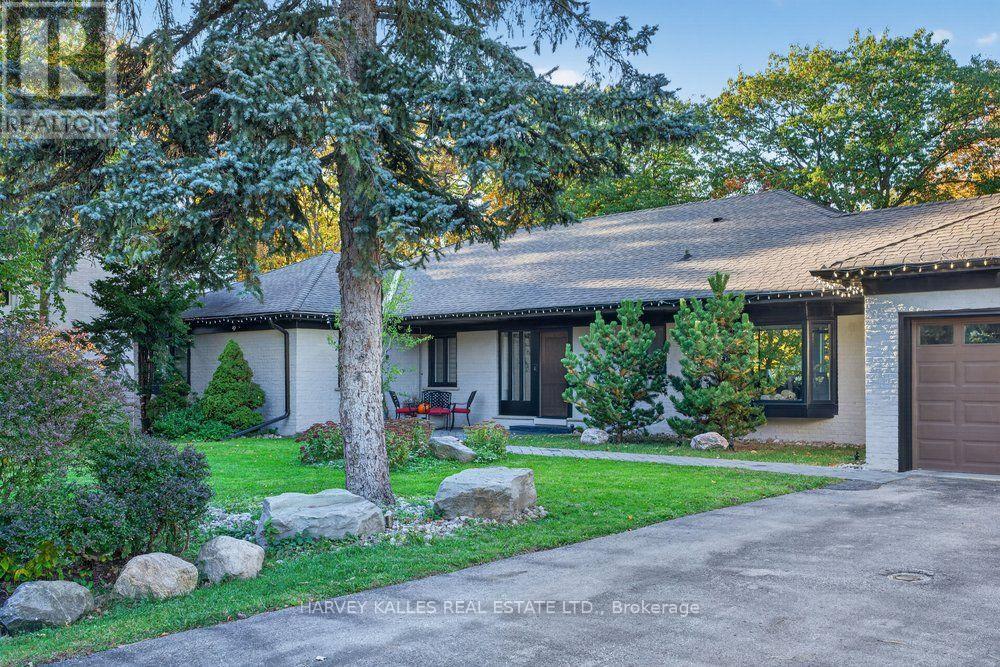 140 Sandringham Drive Property Photo 2