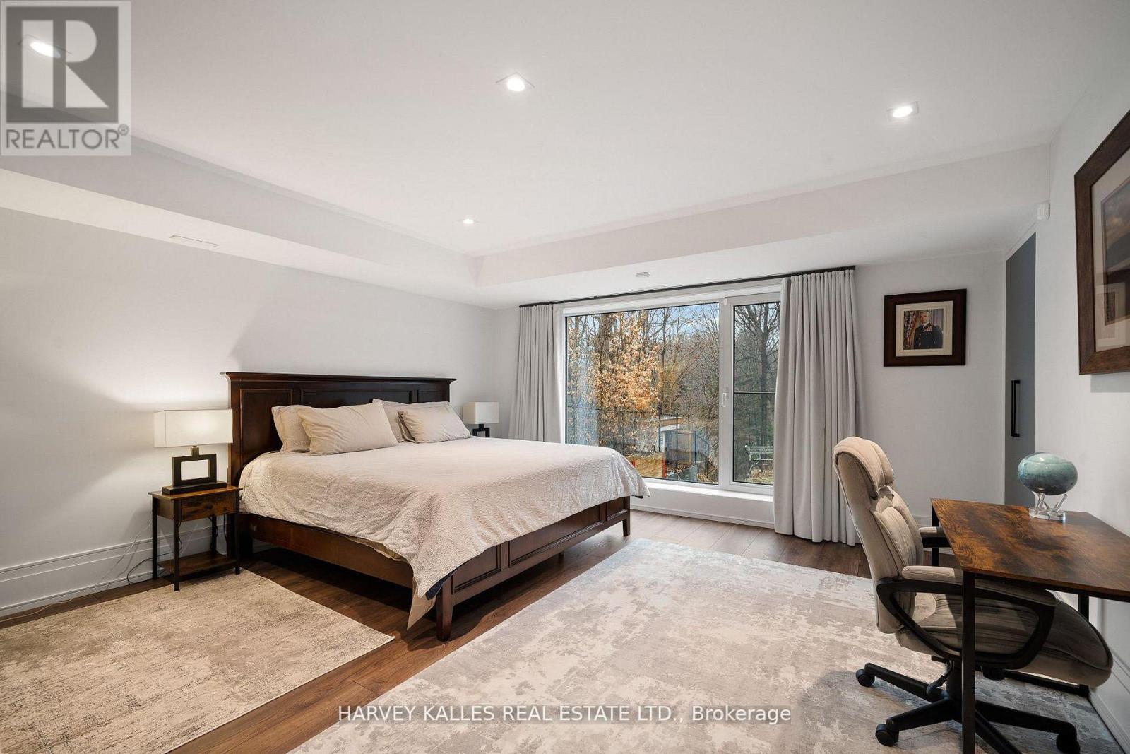 140 Sandringham Drive Property Photo 38