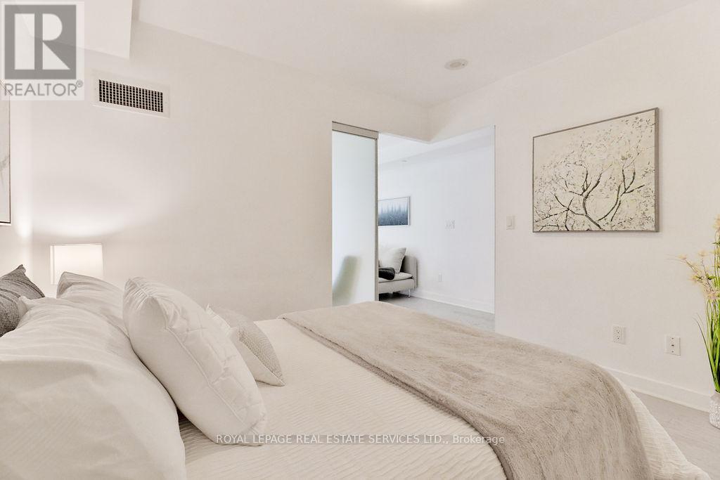 908 - 58 Orchard View Boulevard Property Photo 6