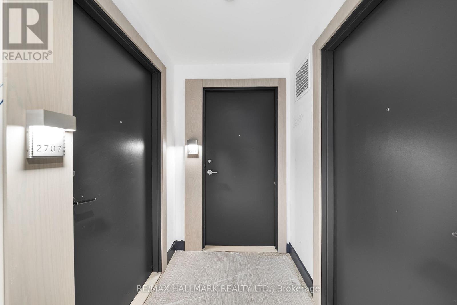 N2708 - 7 Golden Lion Heights Property Photo 2