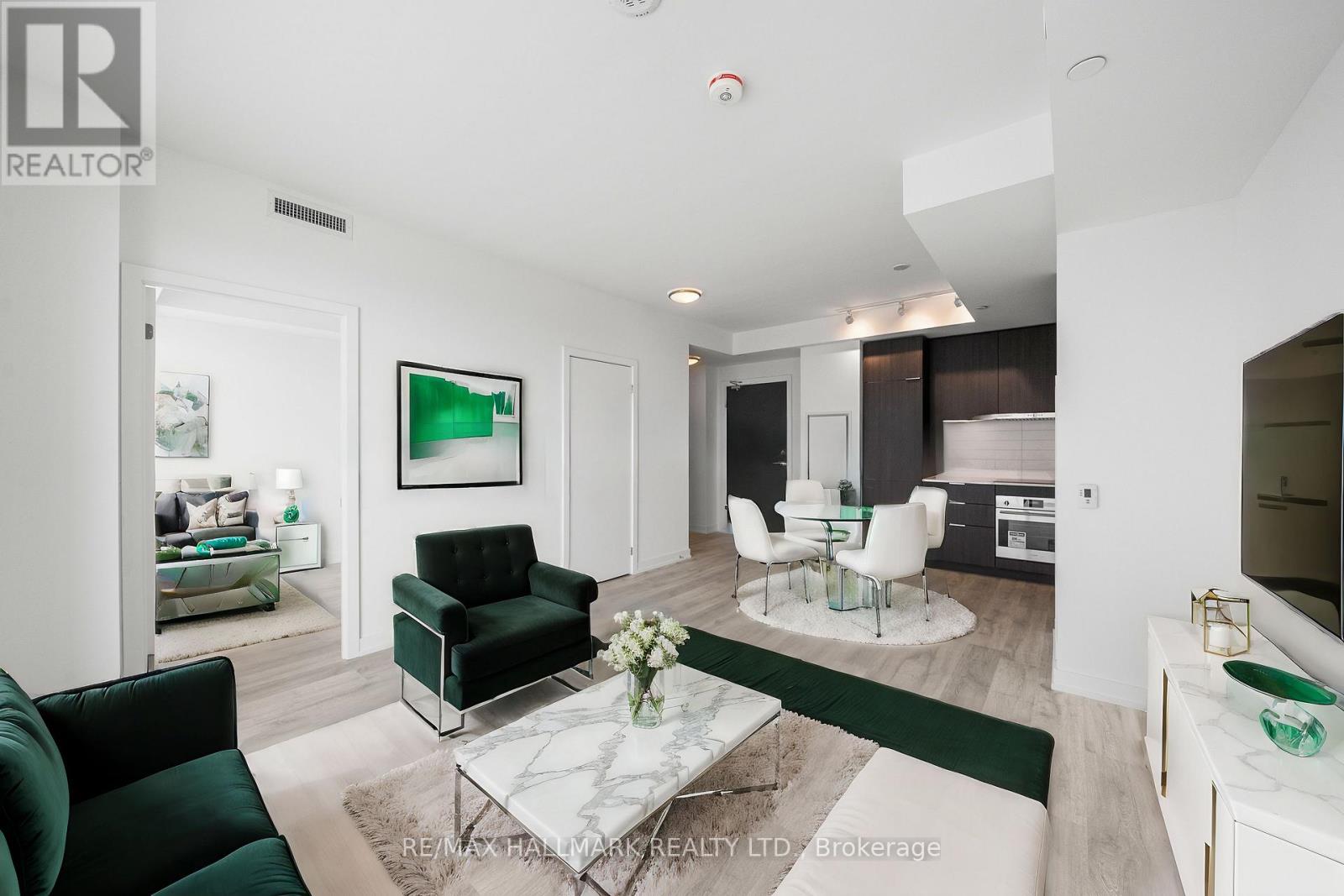 N2708 - 7 Golden Lion Heights Property Photo 4