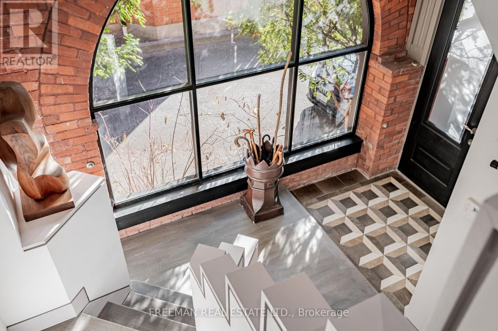 Upper - 21 Howland Avenue Property Photo 3