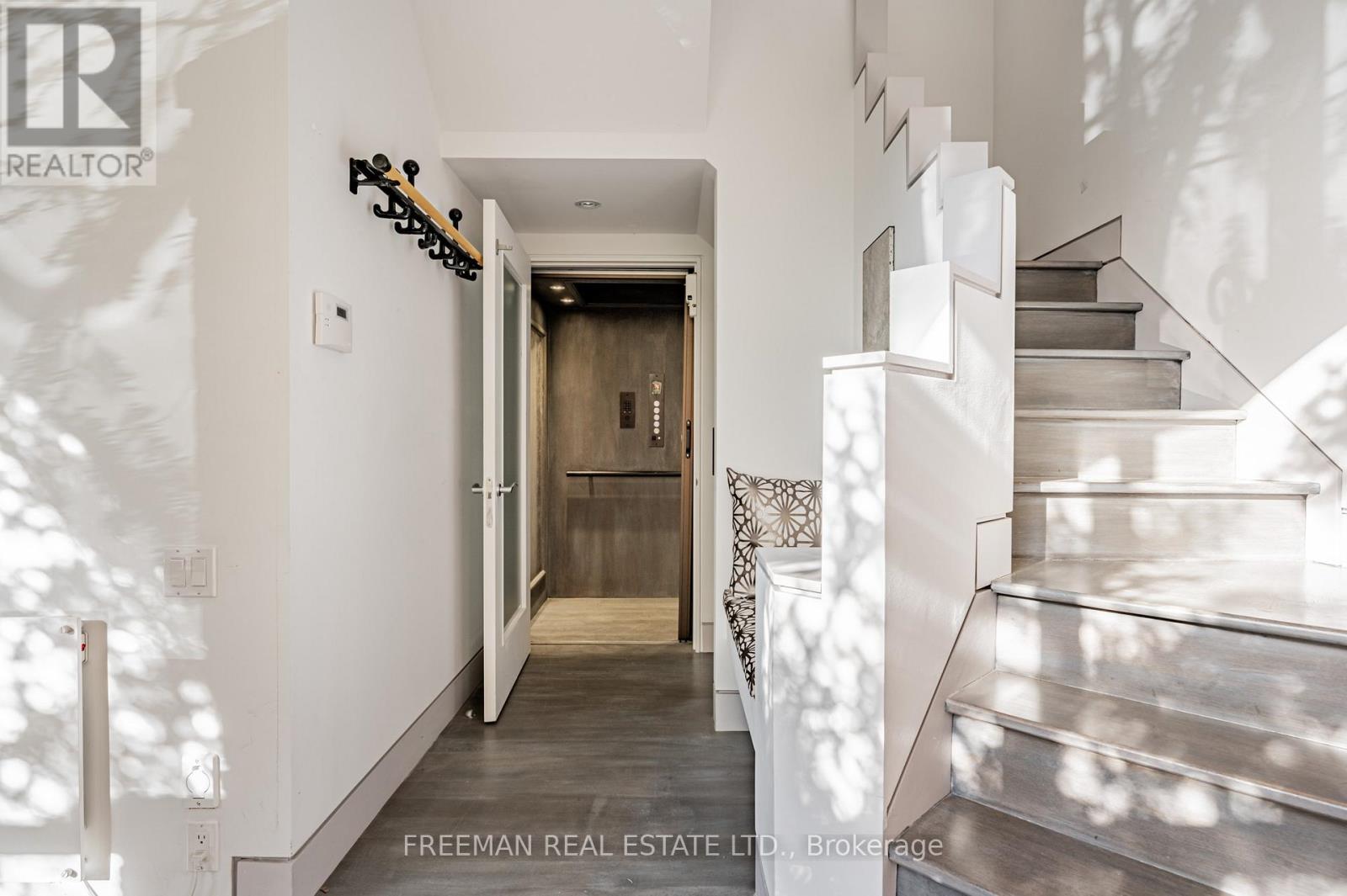 Upper - 21 Howland Avenue Property Photo 4