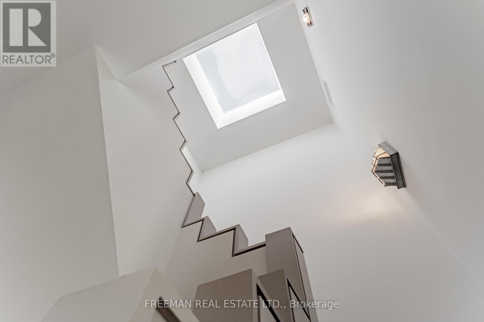 Upper - 21 Howland Avenue Property Photo 5