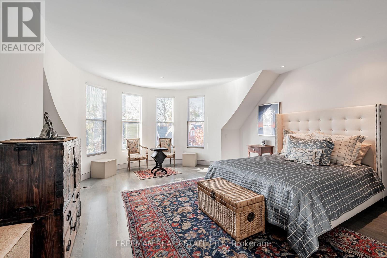 Upper - 21 Howland Avenue Property Photo 22