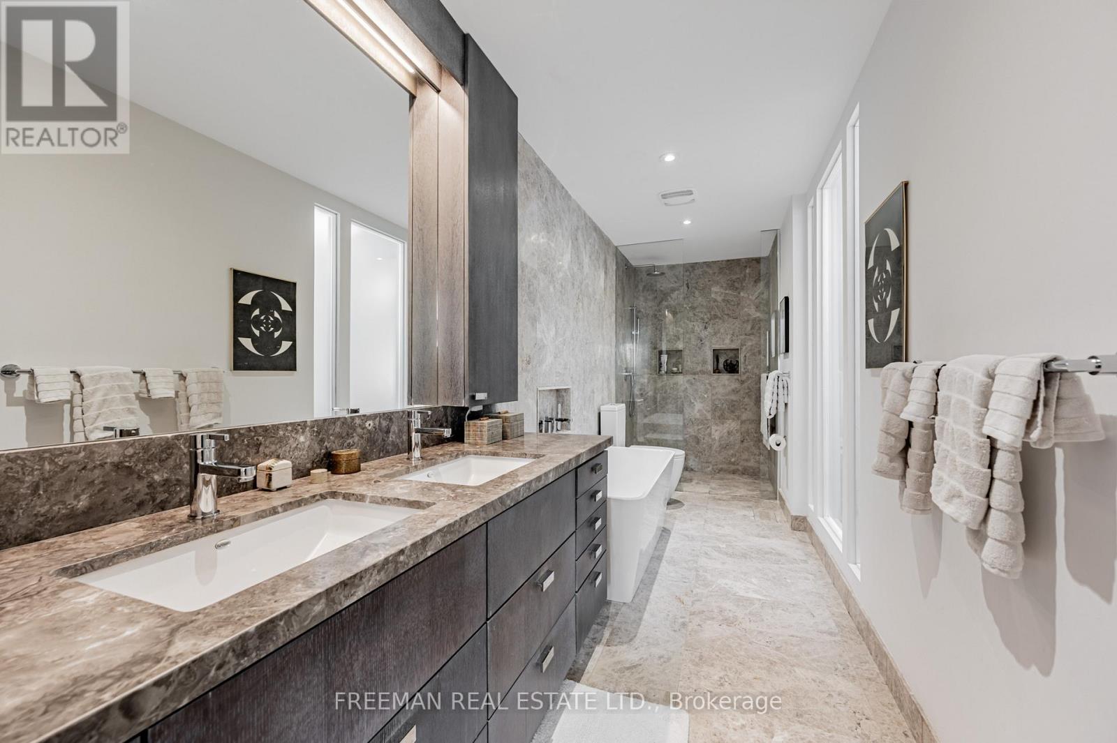 Upper - 21 Howland Avenue Property Photo 25