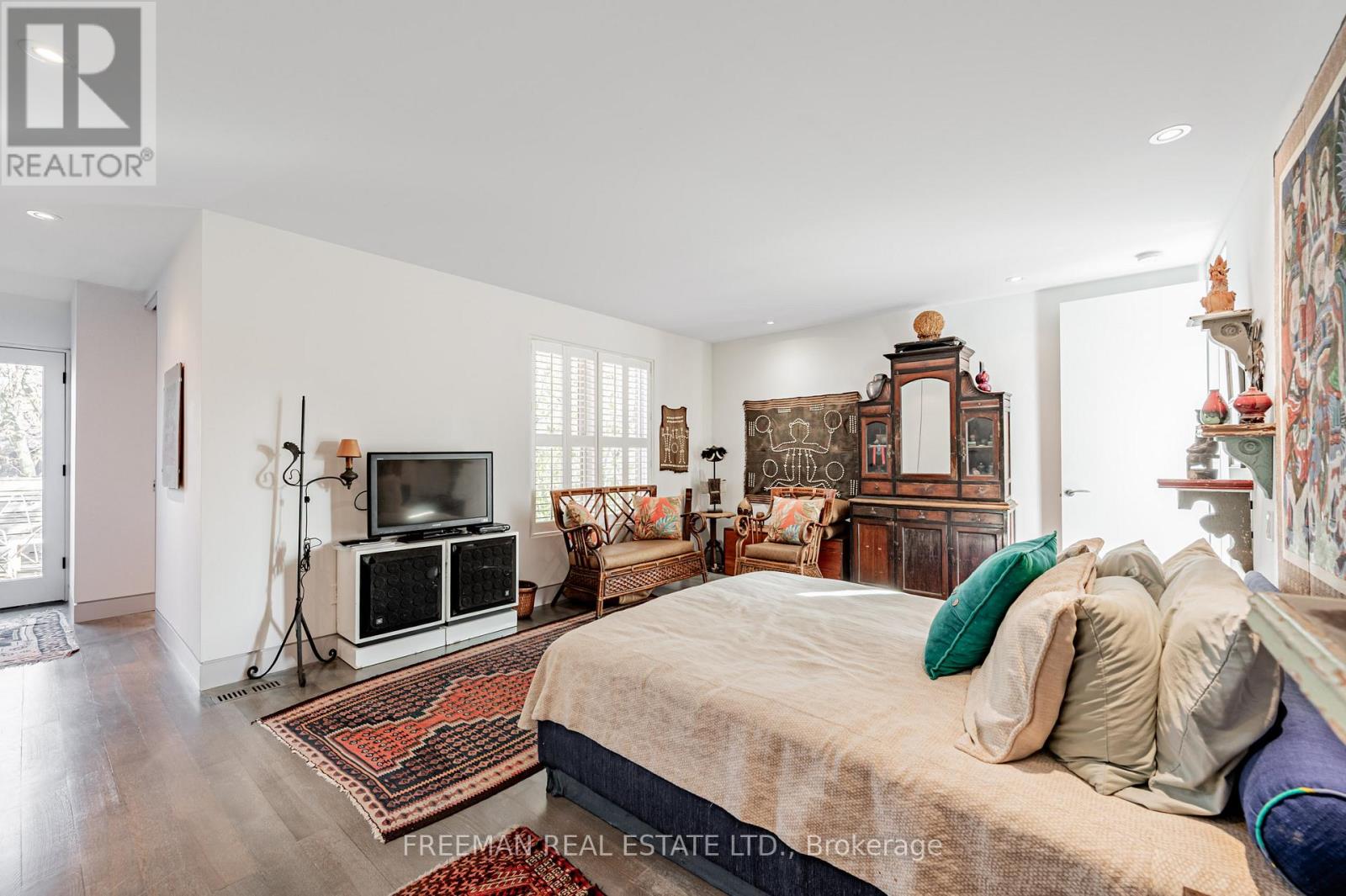 Upper - 21 Howland Avenue Property Photo 33