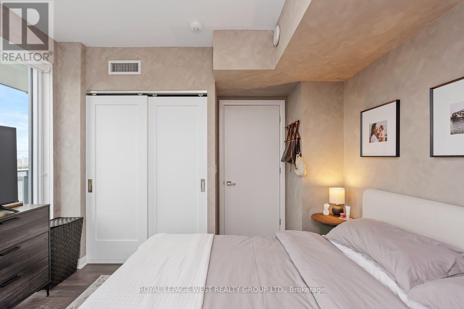 2304 - 99 Foxbar Road Property Photo 15