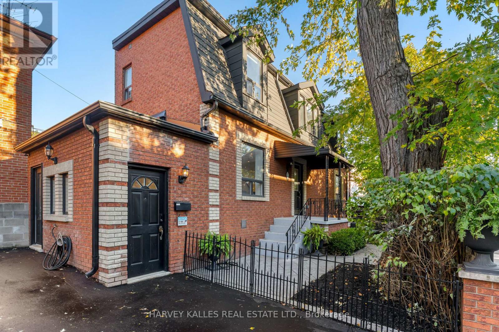 15 MARKHAM STREET Property Photo 1